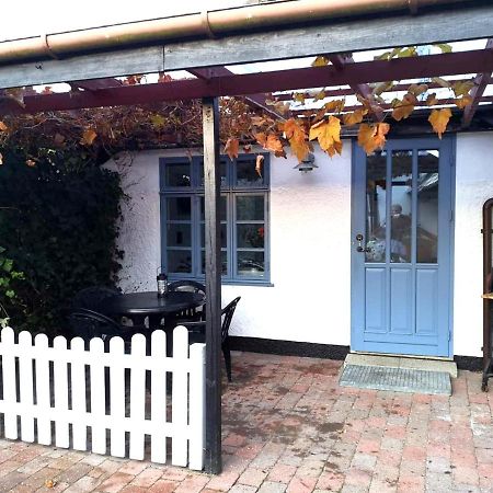 Cosy Cottage In A Garden Ishoj Bagian luar foto