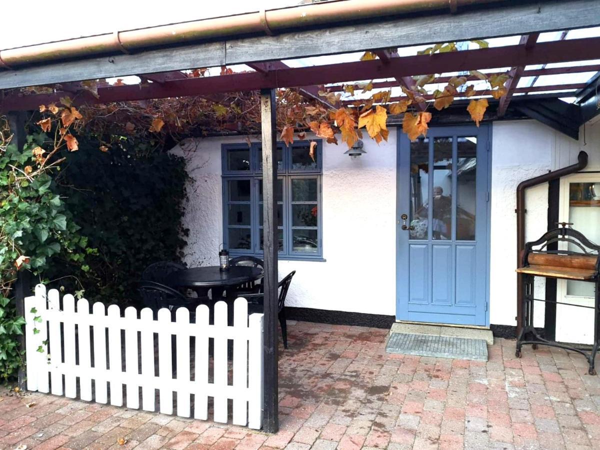 Cosy Cottage In A Garden Ishoj Bagian luar foto